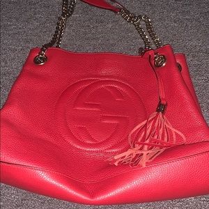 A Gucci purse